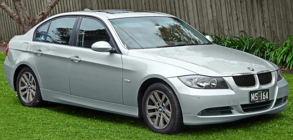 2005–2008 BMW 320i sedan (E90)