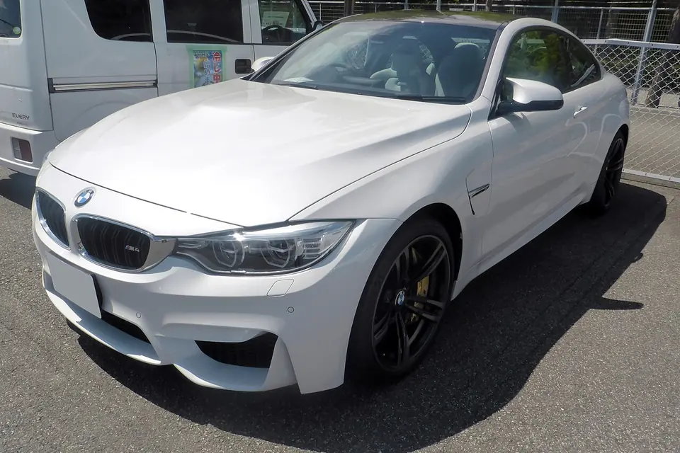 BMW M4 coupe (F82)