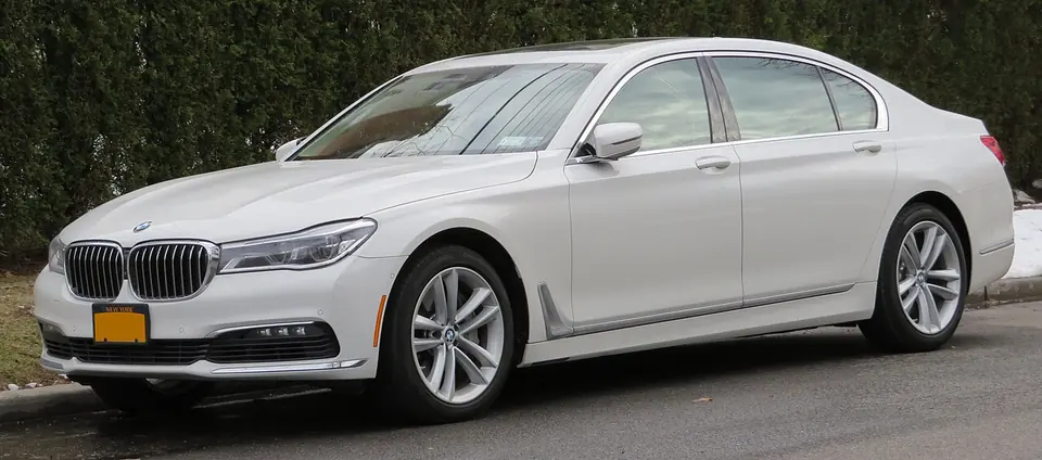 2017 BMW 750i sedan (G12)